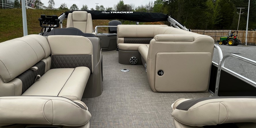 Sun Tracker Fishin Barge 20 DLX