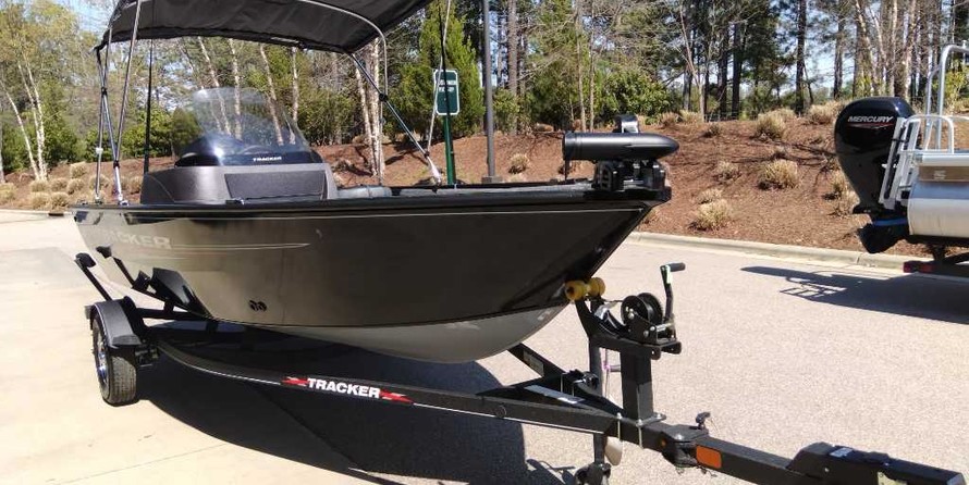 Tracker Pro Guide V-16 SC