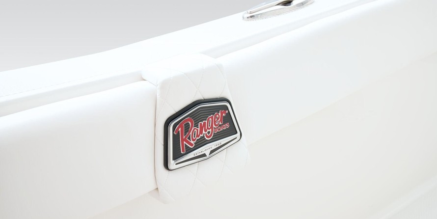 Ranger boats 2400 bay