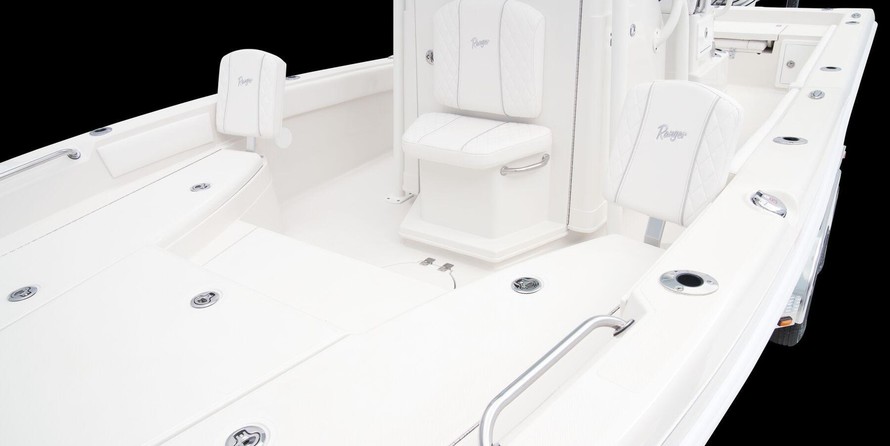 Ranger boats 2400 bay