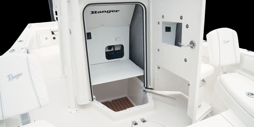 Ranger boats 2400 bay