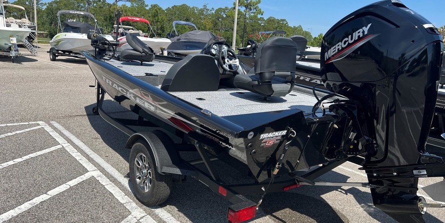 Tracker Pro Team 175 TXW