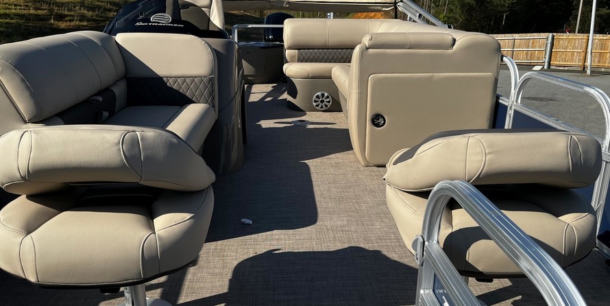 Sun Tracker Fishin Barge 20 DLX