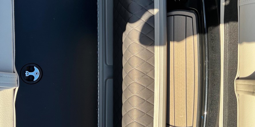 Sun Tracker Fishin Barge 20 DLX