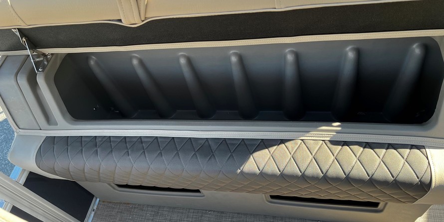 Sun Tracker Fishin Barge 20 DLX