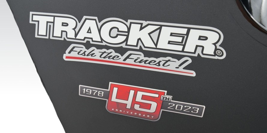 Tracker Targa V-19 WT