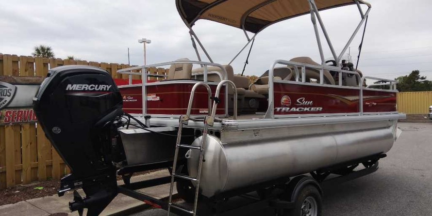 Sun Tracker Bass Buggy 18 DLX