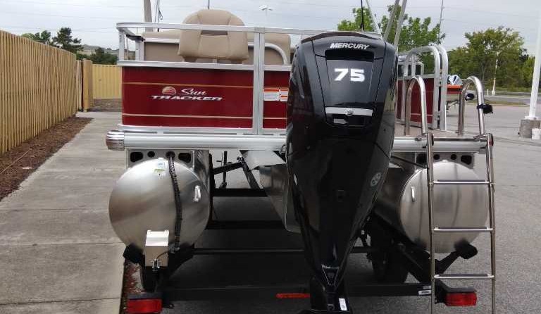Sun Tracker Bass Buggy 18 DLX