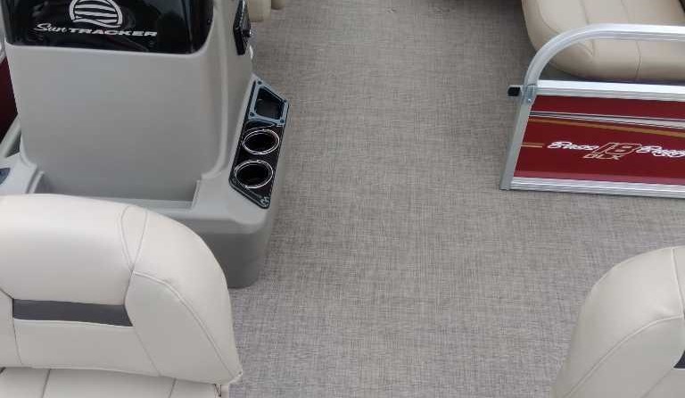 Sun Tracker Bass Buggy 18 DLX