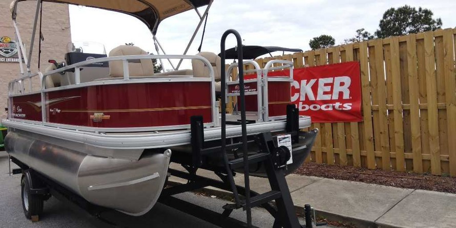 Sun Tracker Bass Buggy 18 DLX