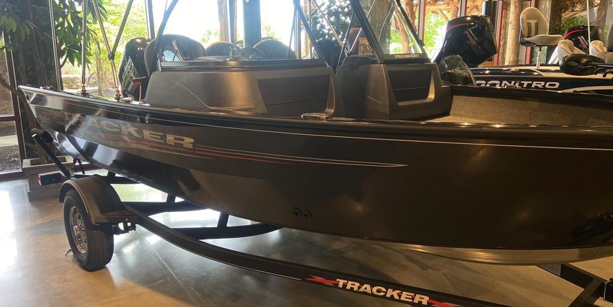 Tracker Pro Guide V-16 SC