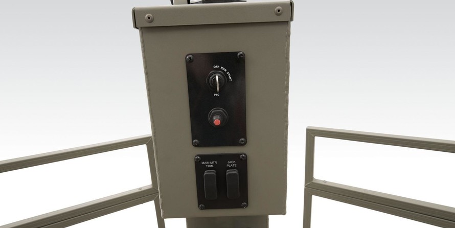 Tracker Grizzly 2072 CC Sportsman Kicker