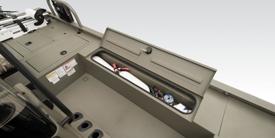 Tracker Grizzly 2072 CC Sportsman Kicker