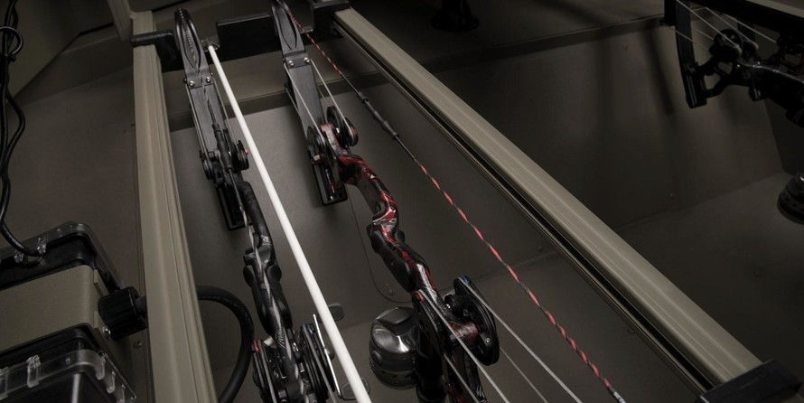 Tracker Grizzly 2072 CC Sportsman Kicker