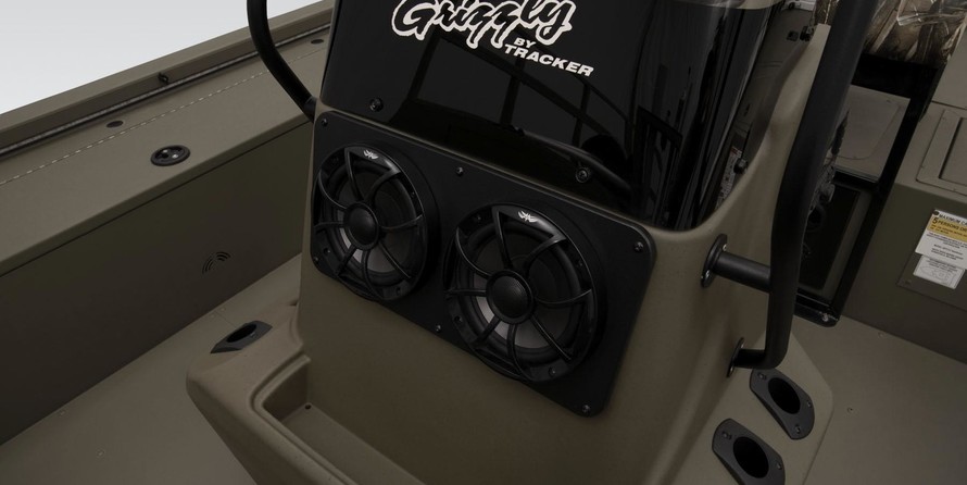 Tracker Grizzly 2072 CC Sportsman Kicker