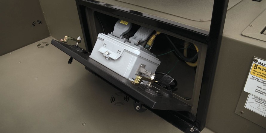 Tracker Grizzly 2072 CC Sportsman Kicker