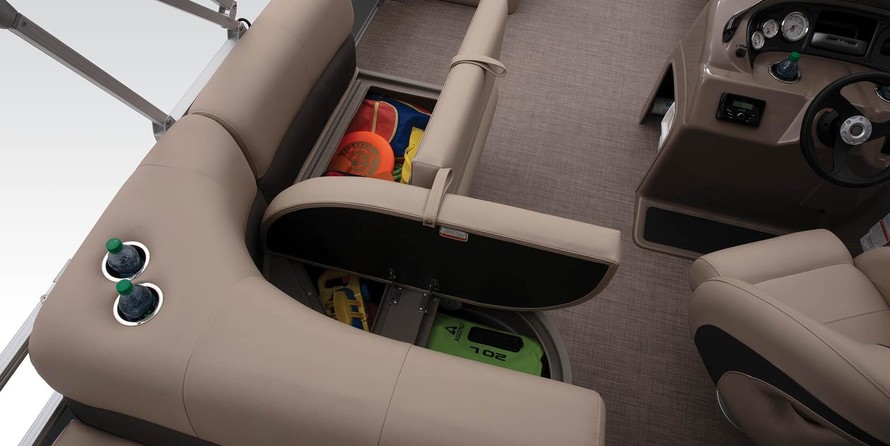 Sun Tracker Party Barge 18 DLX