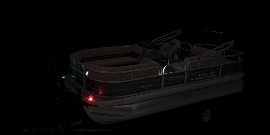 Sun Tracker Party Barge 18 DLX