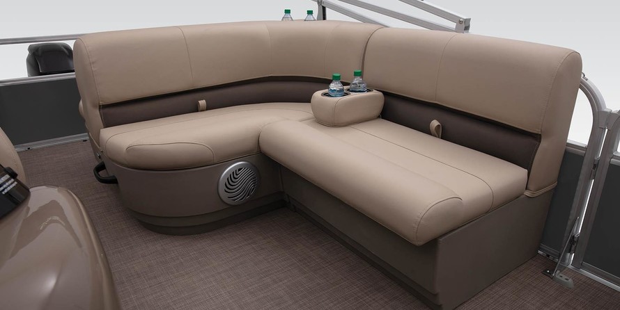 Sun Tracker Party Barge 18 DLX