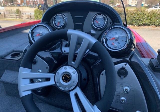 Tracker Pro Team 175 TXW