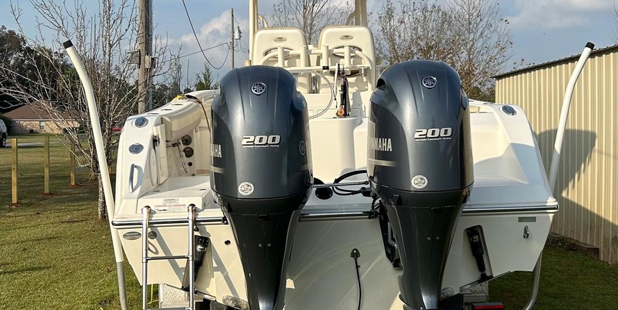 Cobia 217 center console