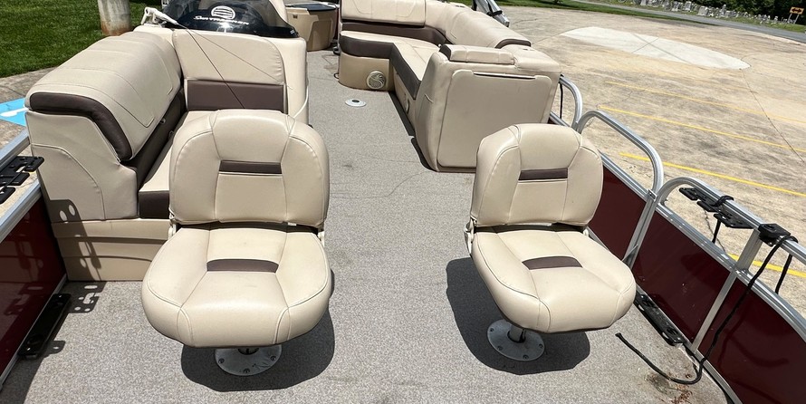 Sun Tracker Fishin Barge 20 DLX