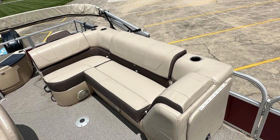 Sun Tracker Fishin Barge 20 DLX