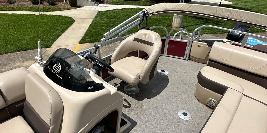 Sun Tracker Fishin Barge 20 DLX