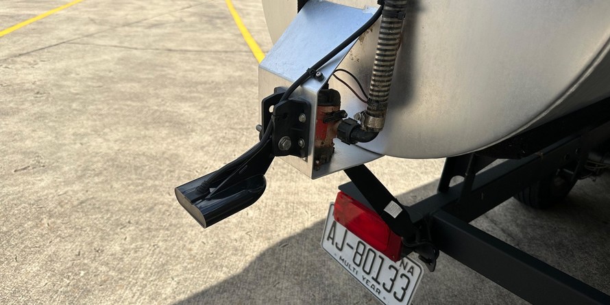 Sun Tracker Fishin Barge 20 DLX