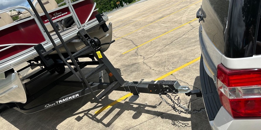 Sun Tracker Fishin Barge 20 DLX