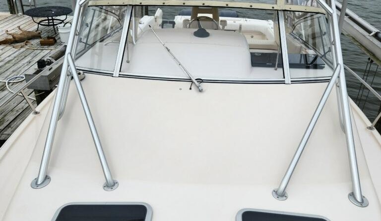 Grady-White Express 330