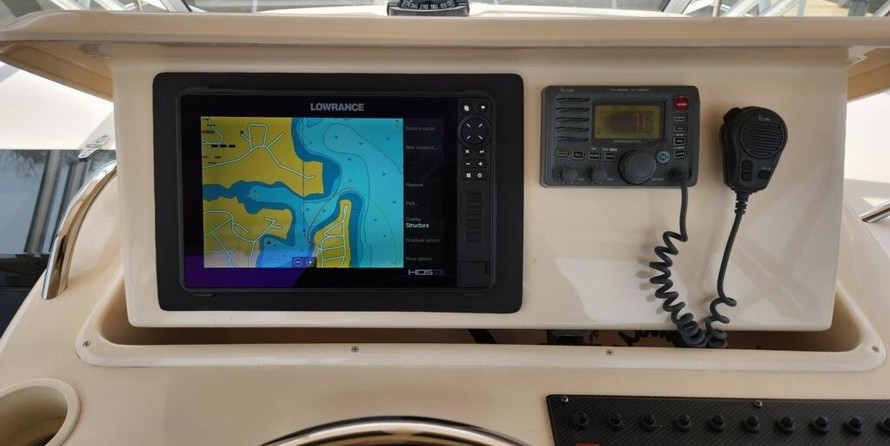 Grady-White Express 330