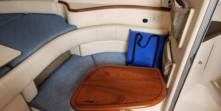 Grady-White Express 330