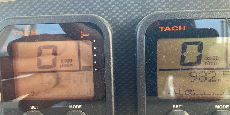 Grady-White Express 330