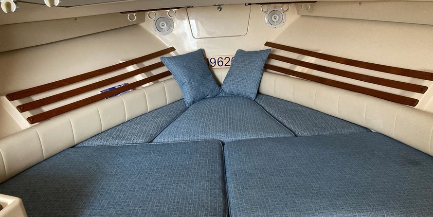 Grady-White Express 330