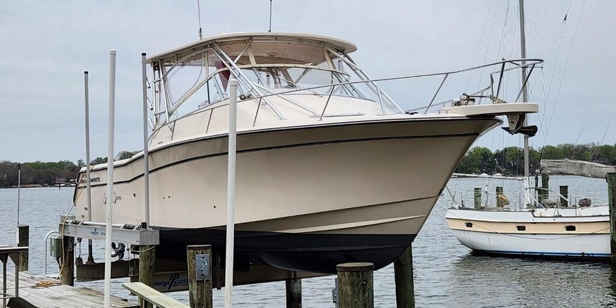 Grady-White Express 330