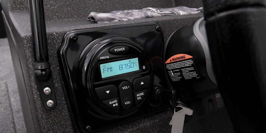 Tracker Targa V-18 WT