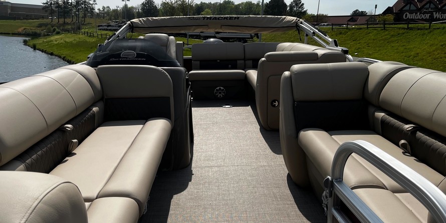 Sun Tracker Party Barge 20 DLX