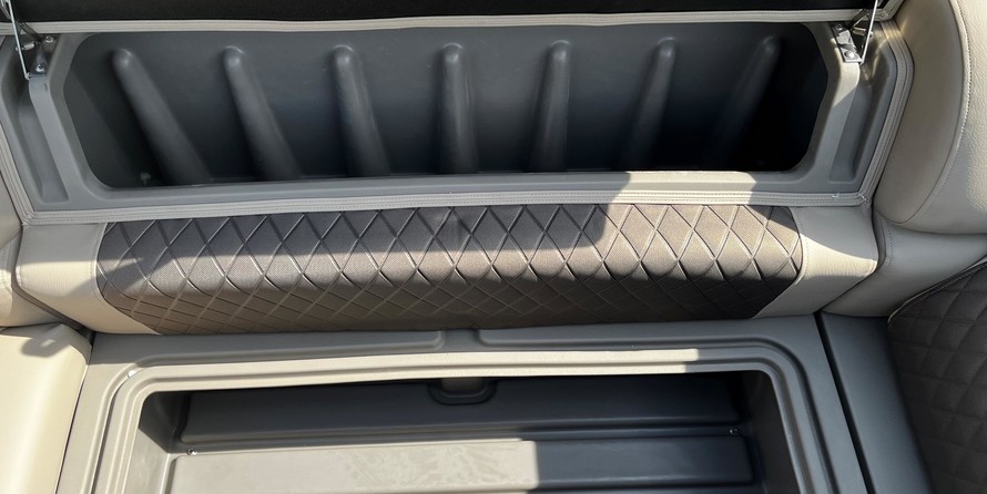 Sun Tracker Party Barge 20 DLX