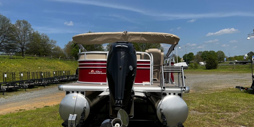 Sun Tracker Party Barge 20 DLX