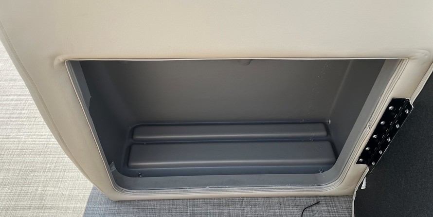 Sun Tracker Party Barge 20 DLX