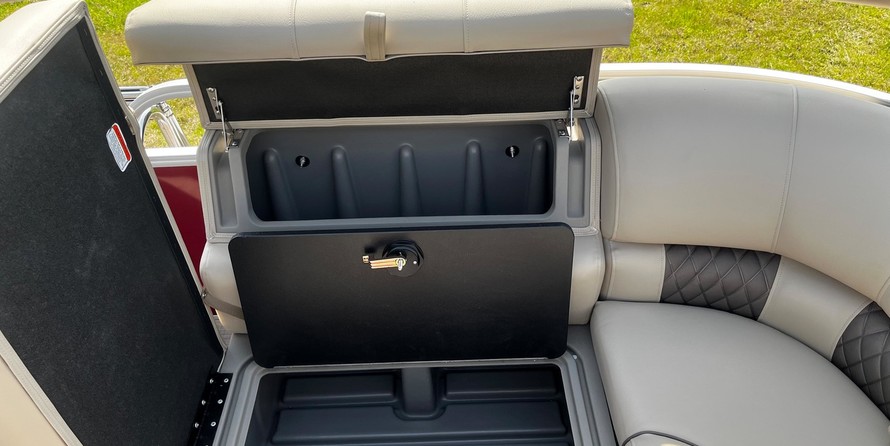 Sun Tracker Party Barge 20 DLX