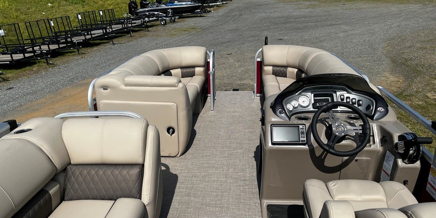 Sun Tracker Party Barge 20 DLX