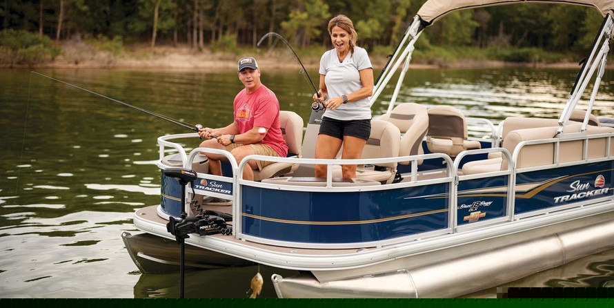 Sun Tracker Bass Buggy 18 DLX