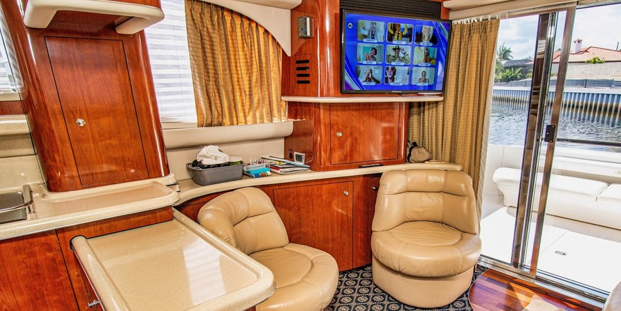 Sea ray 480 sedan bridge