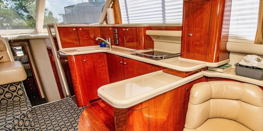 Sea ray 480 sedan bridge