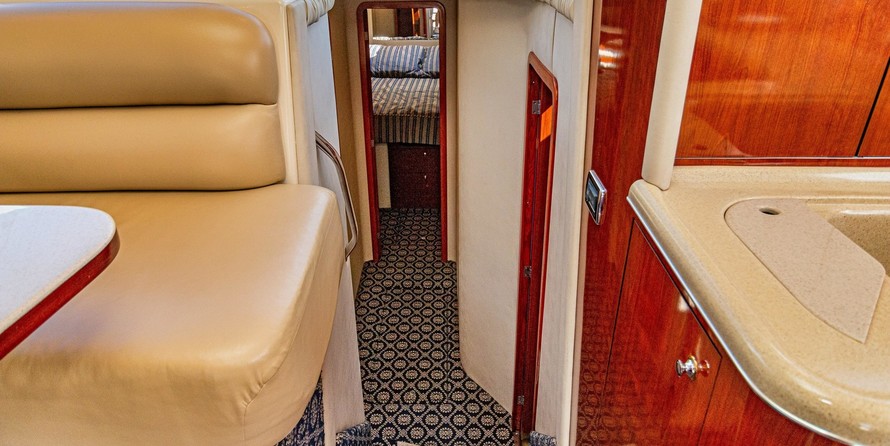 Sea ray 480 sedan bridge