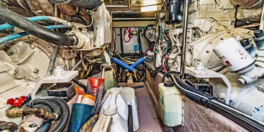 Sea ray 480 sedan bridge