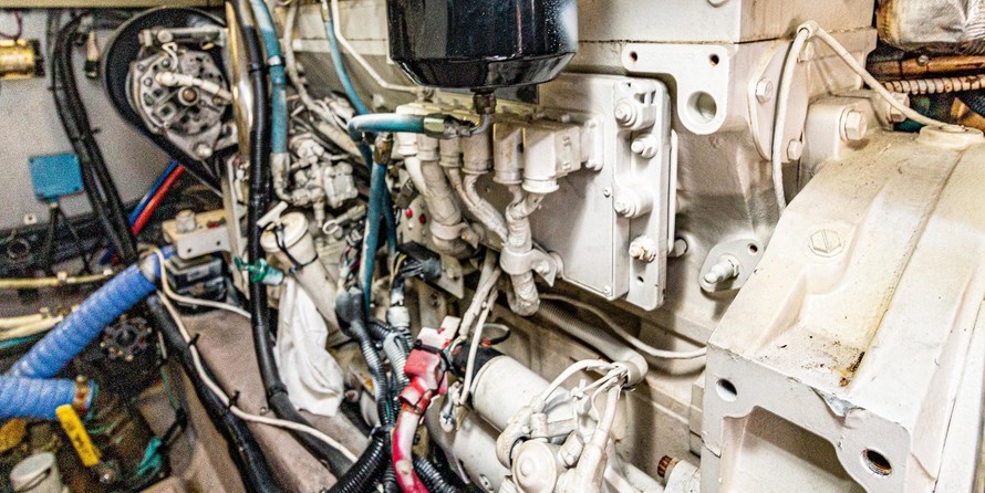 Sea ray 480 sedan bridge