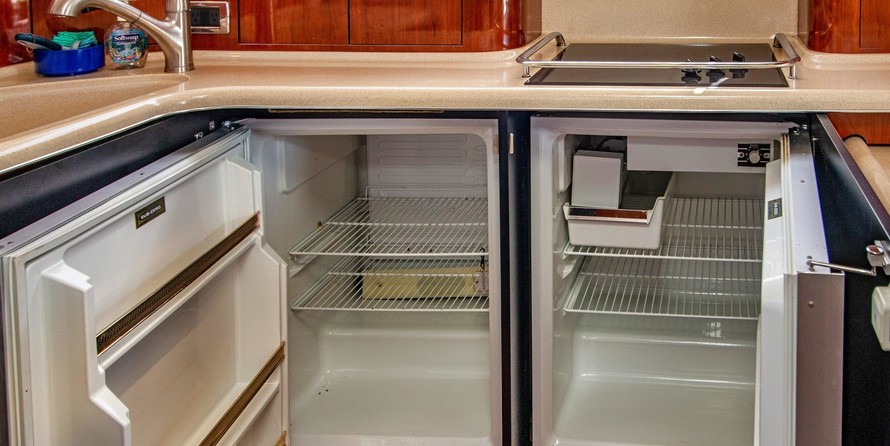 Sea ray 480 sedan bridge